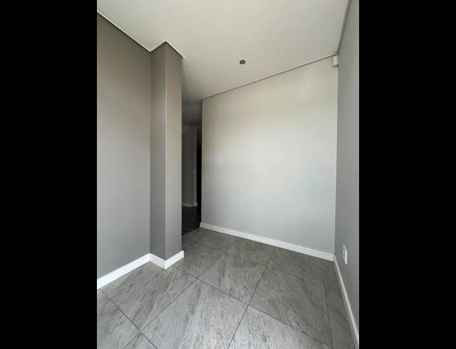 3 BEDROOM PROPERTY TO RENT IN MENLO PARK